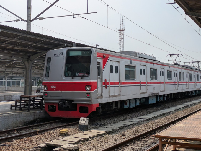 東京メトロ 6023 (営団6000系) 車両ガイド | レイルラボ(RailLab)