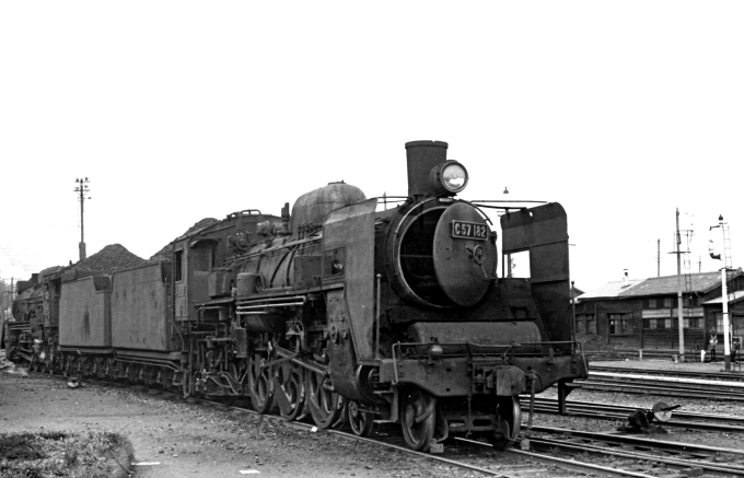 国鉄C57形蒸気機関車 C57 182 吉松機関区 鉄道フォト・写真 by 赤色