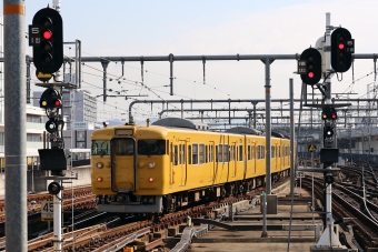 JR西日本 クハ111形 クハ111-2052 鉄道フォト・写真 by norikadさん 姫路駅：2021年11月14日10時ごろ