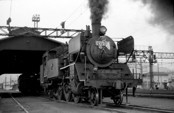 国鉄C11形蒸気機関車 C11-260 鉄道フォト・写真 by norikadさん 人吉駅：1972年12月31日00時ごろ