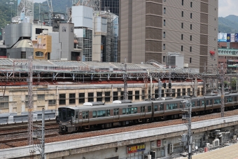 JR西日本225系電車 鉄道フォト・写真 by norikadさん 三ノ宮駅：2022年05月25日11時ごろ