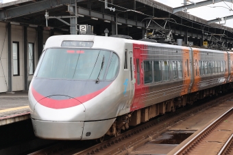 JR四国 8000形(Thsc) 8005 鉄道フォト・写真 by norikadさん 丸亀駅：2022年06月14日12時ごろ