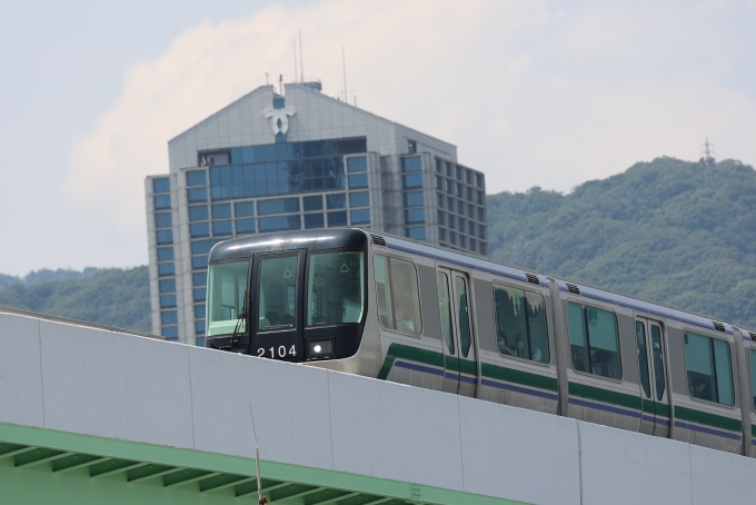 神戸新交通 2104 (神戸新交通2000型) 車両ガイド レイルラボ(RailLab)