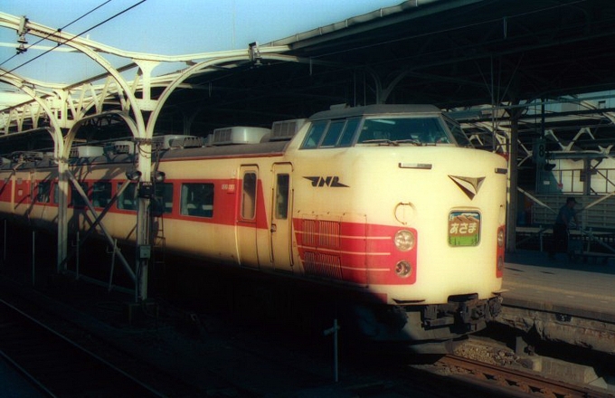 JR東日本 国鉄189系電車 あさま(特急) 鉄道フォト・写真 by norikadさん 上野駅 (JR)：1988年10月19日00時ごろ