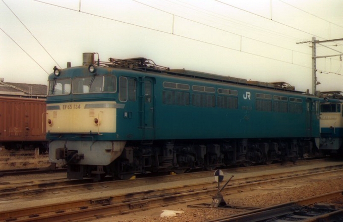 JR貨物 国鉄EF65形電気機関車 EF65-134 姫路機関区 鉄道フォト・写真
