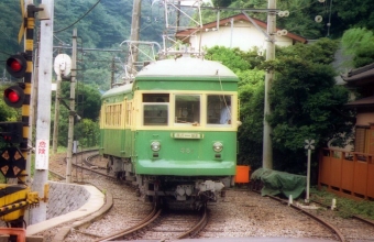 江ノ島電鉄300形電車 351 鉄道フォト・写真 by norikadさん 極楽寺駅：1991年07月06日00時ごろ