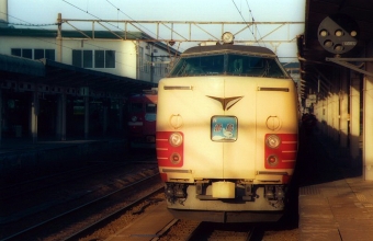 JR西日本 国鉄485系電車 雷鳥(特急) 鉄道フォト・写真 by norikadさん 福井駅 (福井県|JR)：1988年12月30日00時ごろ
