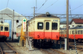 北陸鉄道 3742 鉄道フォト・写真 by norikadさん 鶴来駅：1988年12月30日00時ごろ