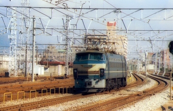 JR貨物 国鉄EF66形電気機関車 EF66-32 鉄道フォト・写真 by norikadさん 鷹取駅：1989年01月07日00時ごろ
