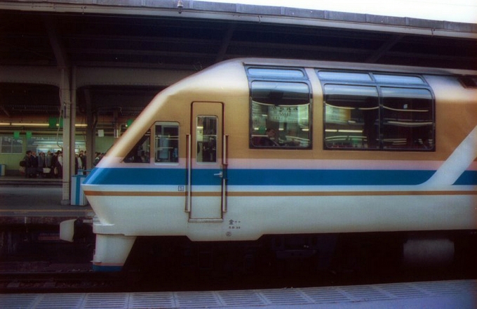 JR西日本キロ65形気動車 アストル 鉄道フォト・写真 by norikadさん 大阪駅：1990年12月03日00時ごろ
