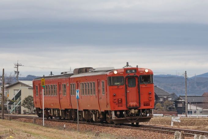 鉄道フォト・写真：JR西日本 国鉄キハ40系気動車 キハ47-1015 越中山田駅 鉄道フォト・写真 by norikadさん - 撮影日 2023/01/14 09:53