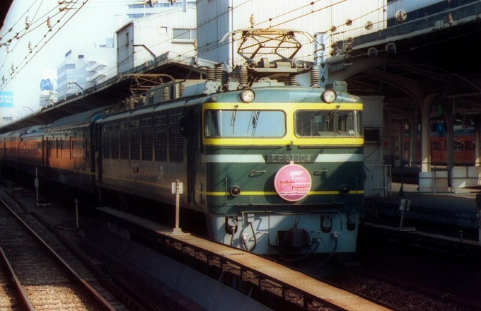 鉄道フォト・写真：JR西日本 国鉄EF81形電気機関車 トワイライトエクスプレス EF81-104 大阪駅 鉄道フォト・写真 by norikadさん - 撮影日 1989/12/03 00:00