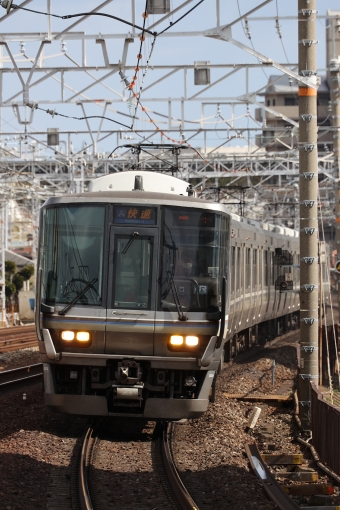 JR西日本 223-2005 鉄道フォト・写真 by norikadさん 垂水駅：2023年02月14日12時ごろ