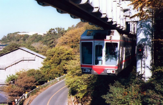 湘南モノレール400形(Mc) 401 鉄道フォト・写真 by norikadさん 江ノ島駅：1997年11月19日00時ごろ