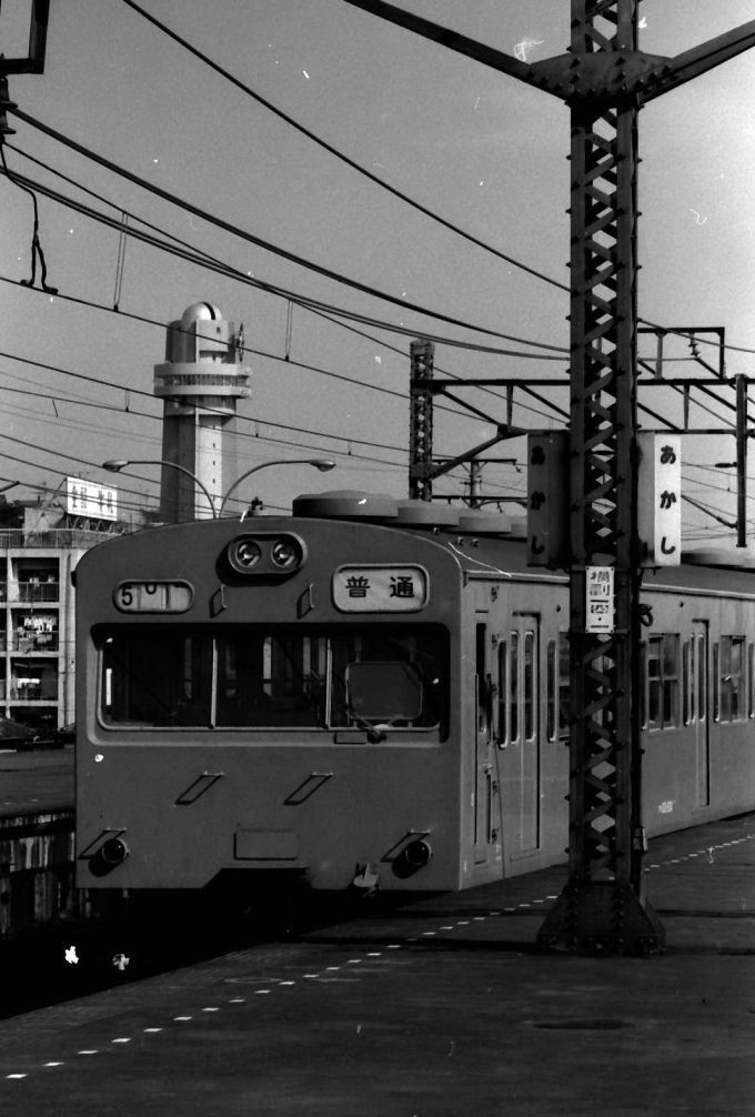 国鉄103系電車 鉄道フォト・写真 by norikadさん 明石駅：1972年10月15日00時ごろ