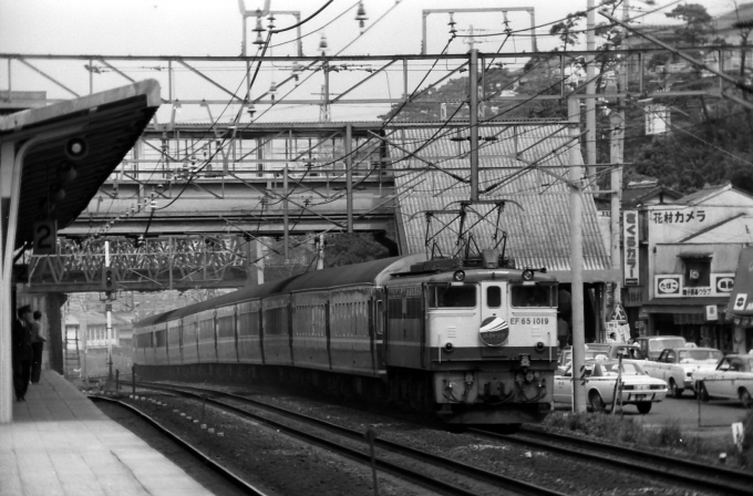 国鉄EF65形電気機関車 EF65+1019 鉄道フォト・写真 by norikadさん 舞子駅：1972年04月20日00時ごろ