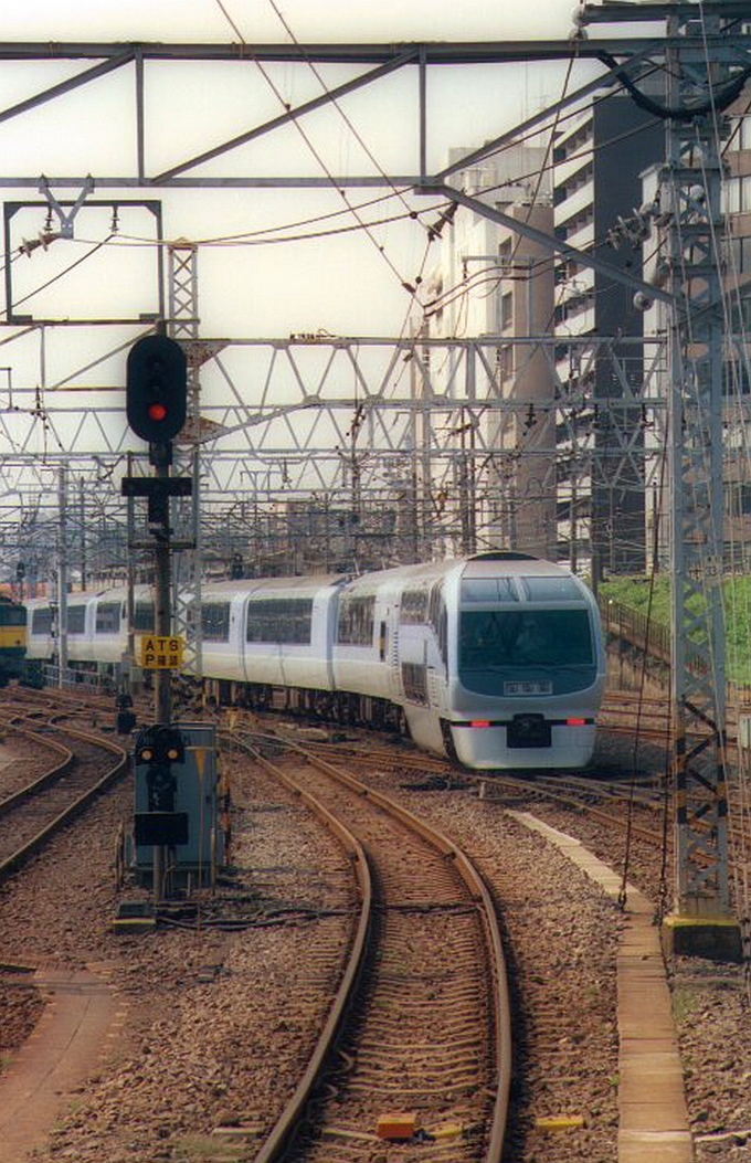JR東日本251系電車 鉄道フォト・写真 by norikadさん 新宿駅 (JR)：1990年06月23日00時ごろ