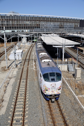 JR西日本281系電車 Hello Kitty HARUKA 鉄道フォト・写真 by norikadさん 新大阪駅 (JR)：2020年02月21日12時ごろ