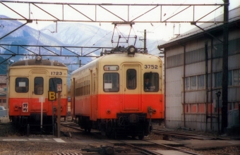 北陸鉄道 モハ3750形 3752 鉄道フォト・写真 by norikadさん 鶴来駅：1988年12月30日00時ごろ