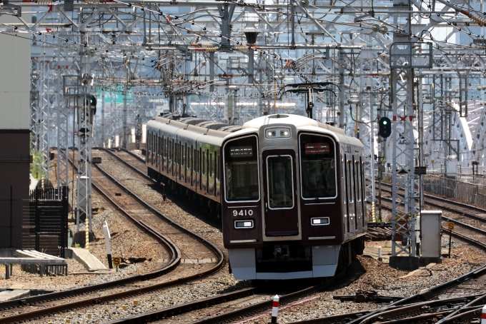 鉄道フォト・写真：阪急電鉄 阪急9300系電車 9410 十三駅 鉄道フォト・写真 by norikadさん - 撮影日 2024/06/14 11:35