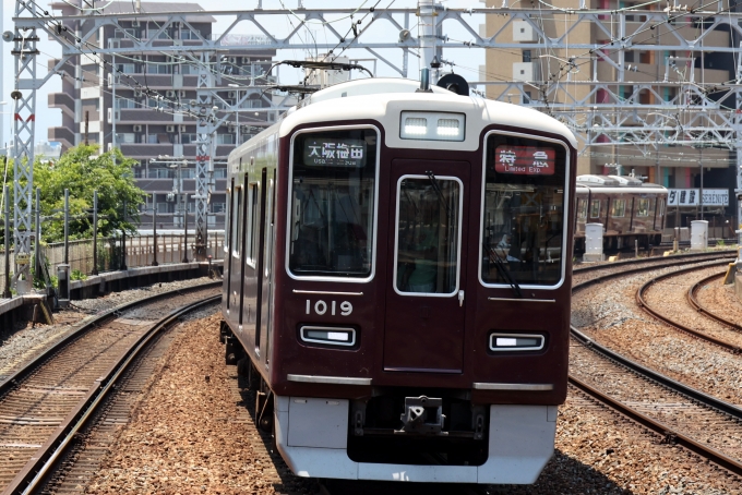 鉄道フォト・写真：阪急電鉄 阪急1000系電車(2代) 1019 中津駅 (大阪府|阪急) 鉄道フォト・写真 by norikadさん - 撮影日 2024/06/14 12:18