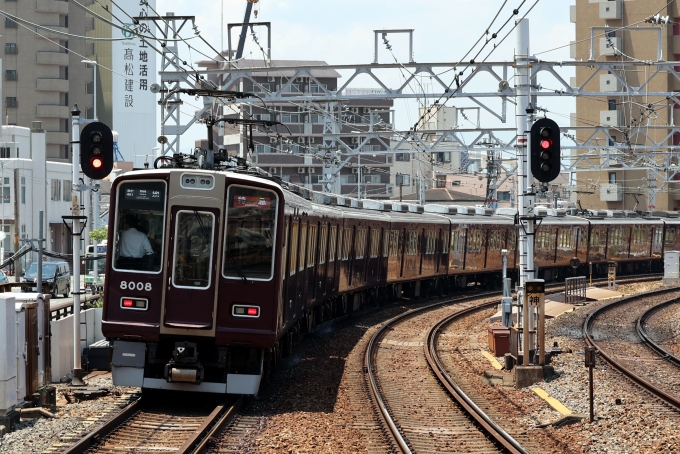 鉄道フォト・写真：阪急電鉄 阪急8000系電車 8008 中津駅 (大阪府|阪急) 鉄道フォト・写真 by norikadさん - 撮影日 2024/06/14 12:23