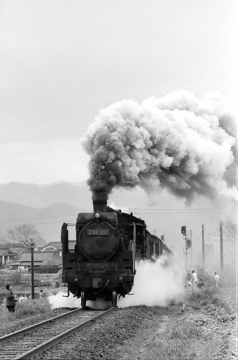 国鉄C58形蒸気機関車 C58-201 鉄道フォト・写真 by norikadさん 北宇智駅：1972年03月12日00時ごろ