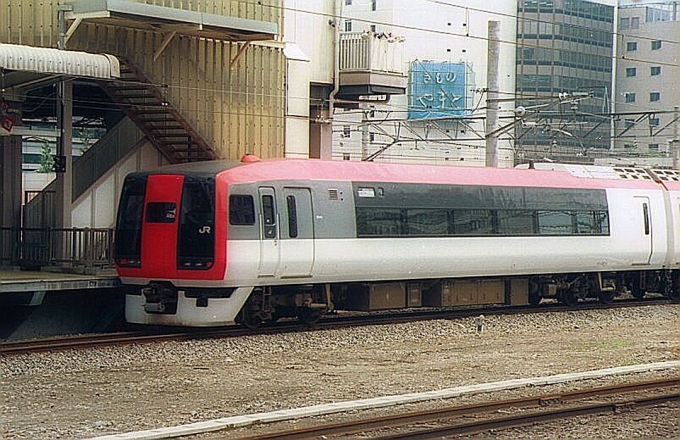 JR東日本253系電車 成田エクスプレス(特急) 鉄道フォト・写真 by norikadさん 新宿駅 (JR)：1991年07月06日00時ごろ