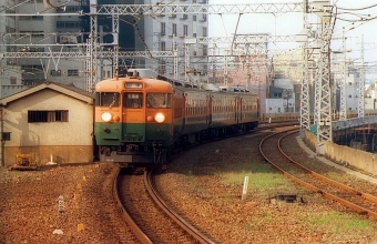 JR西日本 国鉄153系電車 鉄道フォト・写真 by norikadさん 神戸駅 (兵庫県)：1992年07月26日00時ごろ