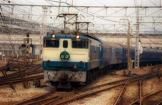 鉄道フォト・写真：JR西日本 国鉄EF65形電気機関車 なは EF65-1128 姫路駅 鉄道フォト・写真 by norikadさん - 撮影日 1989/05/28 00:00