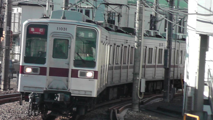 ③結 東武鉄道 11031 (東武10000系) 車両ガイド | レイルラボ(RailLab)