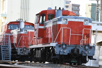 JR東日本 国鉄DE10形ディーゼル機関車 DE10-1571 鉄道フォト・写真 by spockerさん 高崎駅 (JR)：2022年03月27日16時ごろ