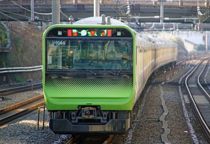 JR東日本E235系電車 クハE234-44 鉄道フォト・写真 by ちゃぽんさん 巣鴨駅 (JR)：2020年01月13日11時ごろ