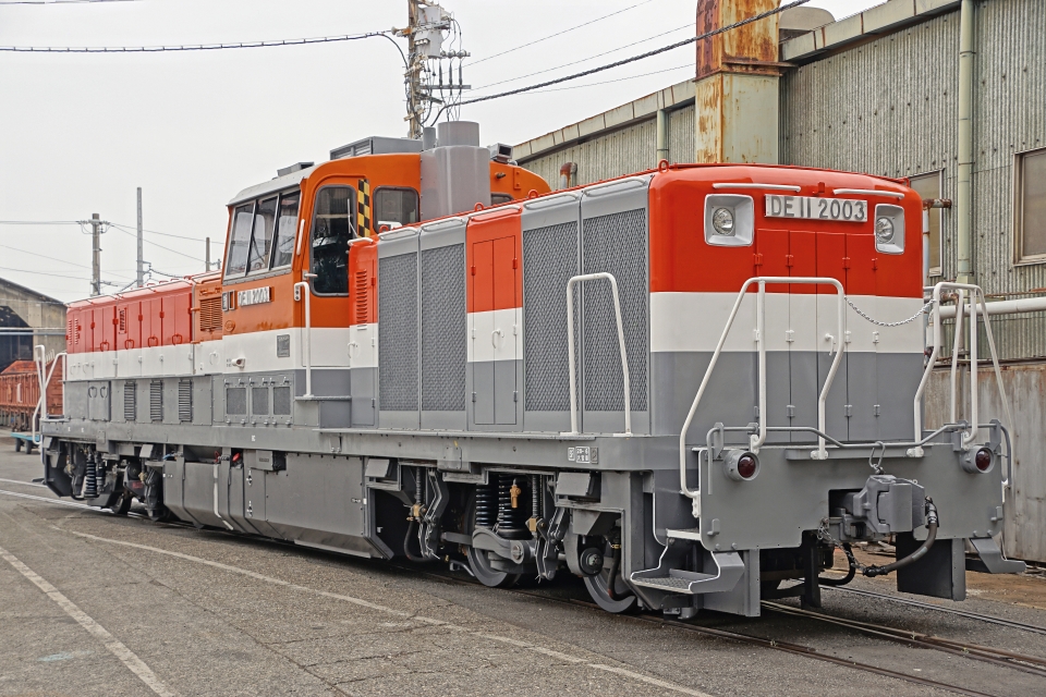 JR貨物 国鉄DE11形ディーゼル機関車 DE112003 大宮駅 (埼玉県JR) 鉄道フォト・写真(拡大) by ちゃぽんさん
