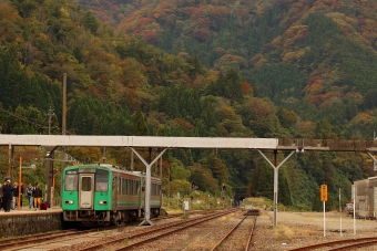 JR西日本 キハ120形 キハ120-350 鉄道フォト・写真 by REDさん 猪谷駅 (JR)：2018年10月28日11時ごろ