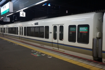 JR西日本 モハ221形 モハ221-13 鉄道フォト・写真 by トレインさん 奈良駅：2022年08月22日21時ごろ