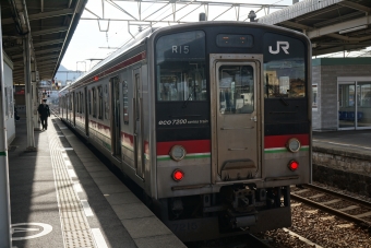 JR四国7200形(Mc) 7215 鉄道フォト・写真 by トレインさん 多度津駅：2020年12月18日14時ごろ