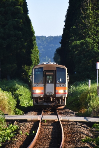 JR西日本 キハ120形 キハ120-354 鉄道フォト・写真 by おなだいさん 頸城大野駅：2021年07月17日06時ごろ
