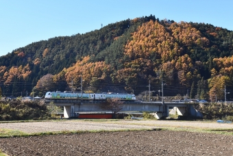 JR東日本 HB-E301形 リゾートビュー諏訪湖 HB-E302-2 鉄道フォト・写真 by おなだいさん みどり湖駅：2021年11月13日10時ごろ