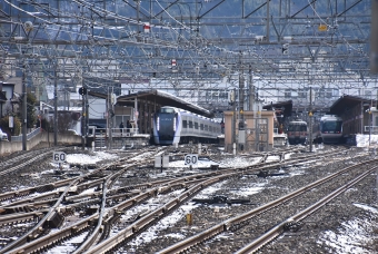 JR東日本 クハE352形 あずさ(特急) クハE352-2 鉄道フォト・写真 by おなだいさん 塩尻駅：2021年12月18日13時ごろ