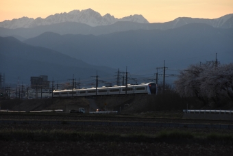 JR東日本E353系電車 あずさ(特急) 鉄道フォト・写真 by おなだいさん みどり湖駅：2019年04月20日18時ごろ