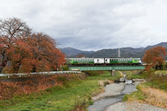 JR東日本 HB-E302形 リゾートビュー諏訪湖 HB-E302-2 鉄道フォト・写真 by おなだいさん 岡谷駅：2023年11月12日12時ごろ