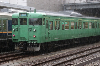 JR西日本 クハ111形 クハ111-7705 鉄道フォト・写真 by AkiSaku_Railさん 京都駅 (JR)：2018年08月13日15時ごろ