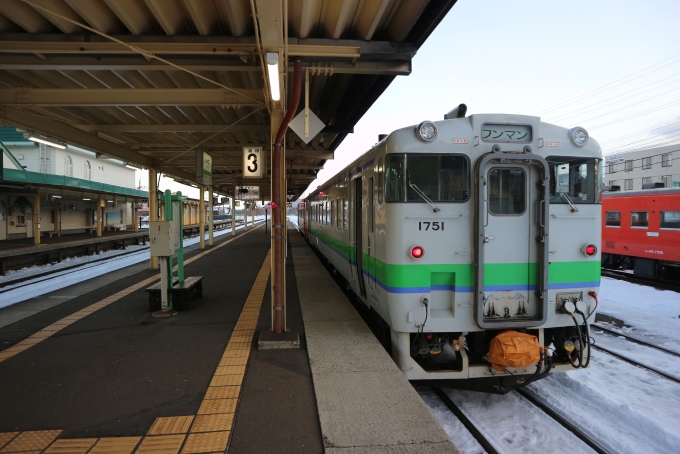 JR北海道 キハ40形 キハ40 1751 鉄道フォト・写真 by TETSUDORAさん 新得駅：2022年03月07日16時ごろ