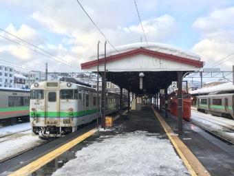 JR北海道 キハ40形 キハ40 825 鉄道フォト・写真 by TETSUDORAさん 小樽駅：2019年02月20日15時ごろ