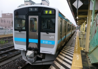 JR東日本E130系気動車 キハE132形 鉄道フォト・写真 by ジョンドゥさん 久慈駅 (JR)：2018年09月22日00時ごろ