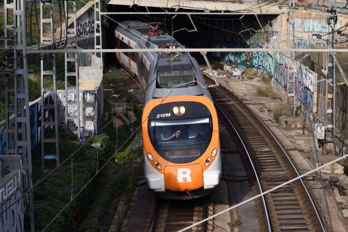 スペイン国鉄(RENFE) Ｓ４６５形 210M 鉄道フォト・写真 by papaさん ：2023年11月25日13時ごろ