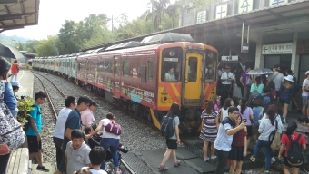 台湾鉄路管理局DR1000型気動車 DRC1033 鉄道フォト・写真 by papaさん ：2015年09月06日15時ごろ