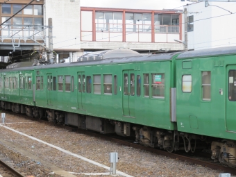 JR西日本 モハ113形 モハ113-5716 鉄道フォト・写真 by kinokuniさん 貴生川駅 (JR)：2022年03月27日10時ごろ