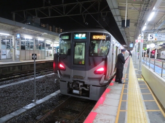 JR西日本225系電車 クモハ225形(Mc) クモハ225-5008 鉄道フォト・写真 by kinokuniさん 和歌山駅 (JR)：2019年03月10日18時ごろ